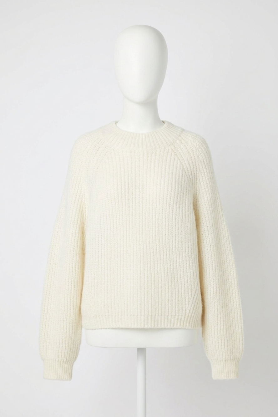 NEW CLOSED cropped long sleeve sweater in vanilla
